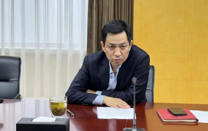 齊魯股交黨委書記、董事長王勝進(jìn)參加所在黨支部組織生活會